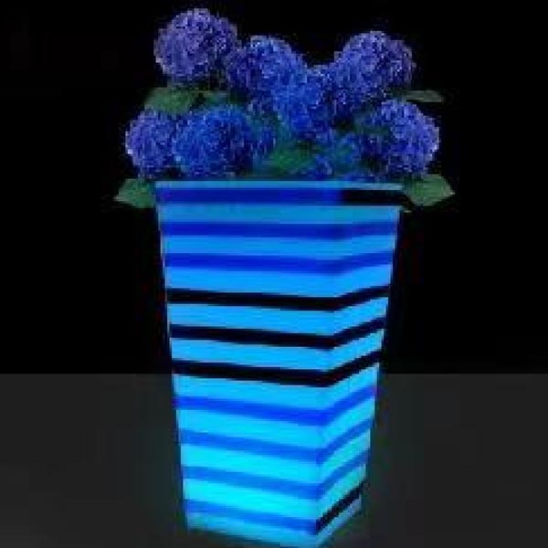 https://www.huajuncrafts.com/illuminated-planters/