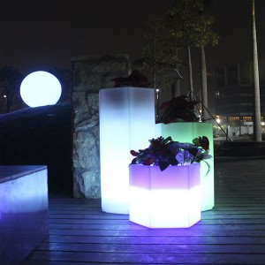 https://www.huajuncrafts.c​​om/led-light-up-flower-pots-factory-quick-delivery-product/