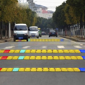 https://www.huajuncrafts.com/portable-traffic-speed-bumps-with-hight-quality-led-lights-brave-product/
