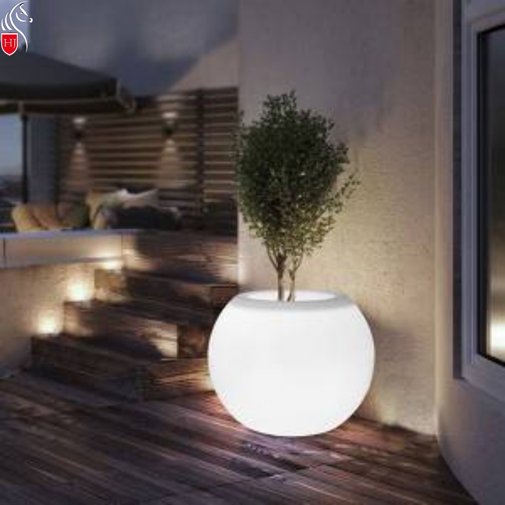 indoor-planters-with-lights