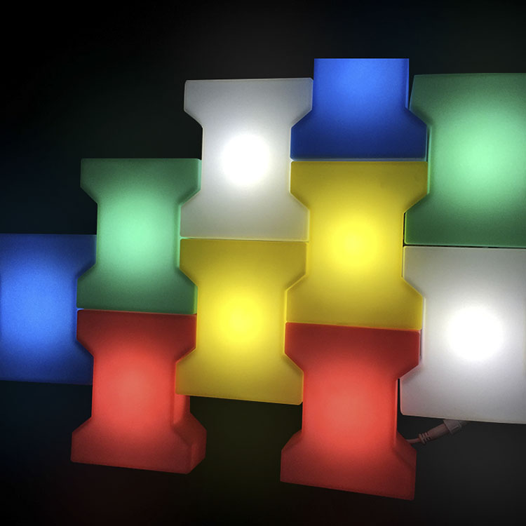 https://www.huajuncrafts.com/floor-tile-with-mini-led-lights-product/